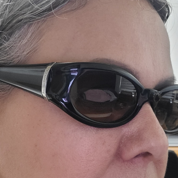 ? FENDI AUTHENTHIC VINTAGE OVAL BLACK SUNGLASSES PRE-OWNED!! main image 5